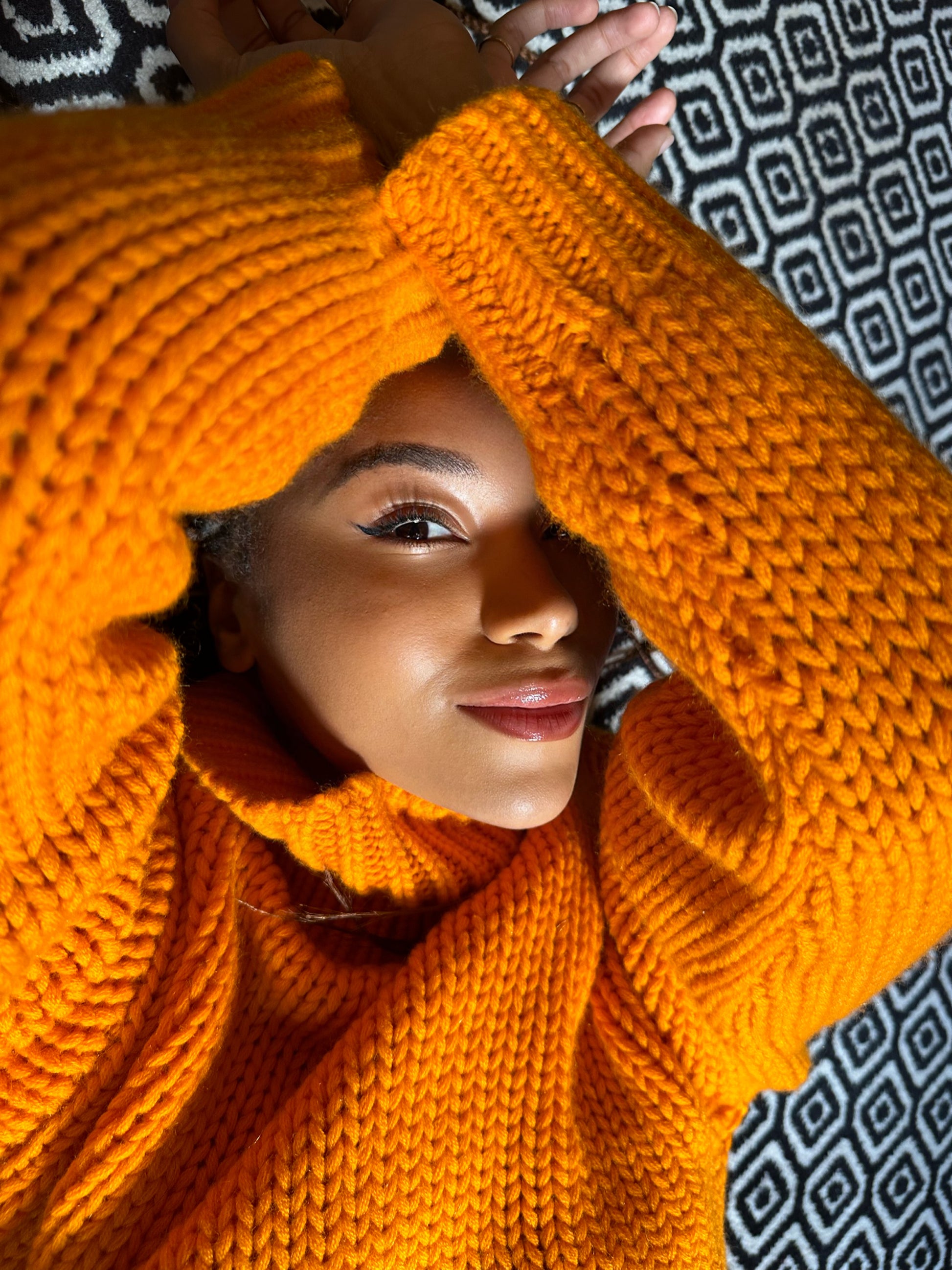 GABRIELLE SWEATER - JELLO