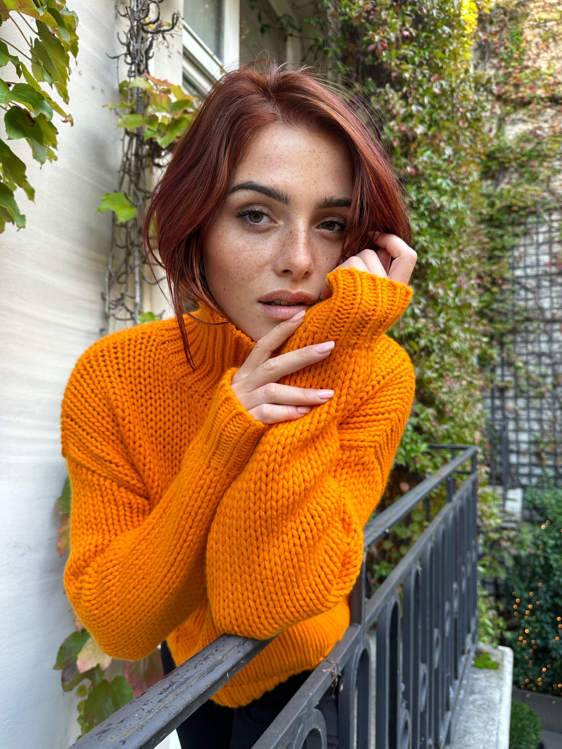 GABRIELLE SWEATER OS