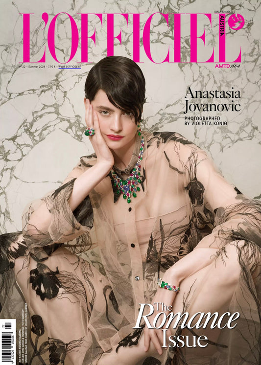 SIMONE BRUNS FEATURED IN THE ENGLISH ISSUE OF L'OFFICIEL MAGAZINE