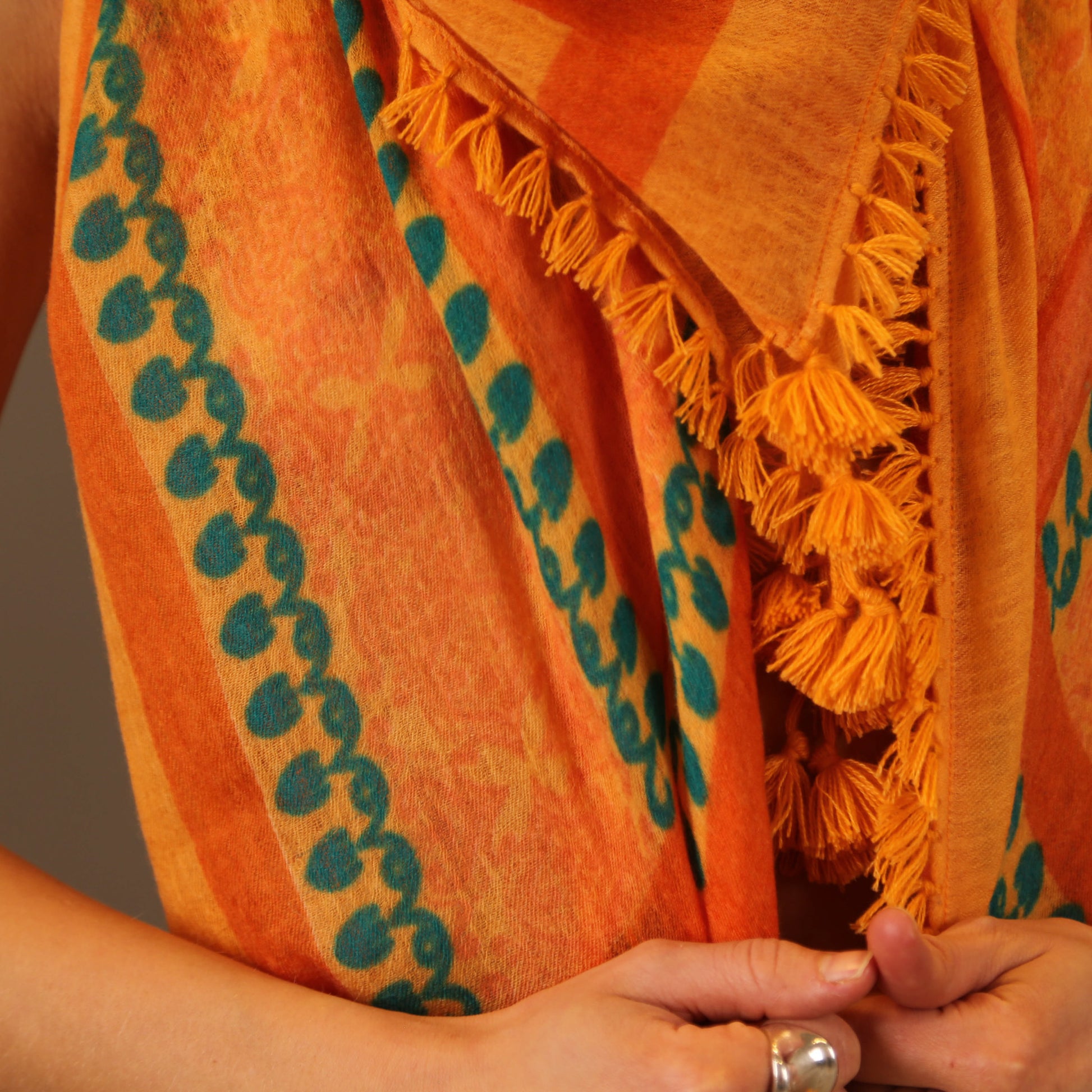 DESERT SCARF