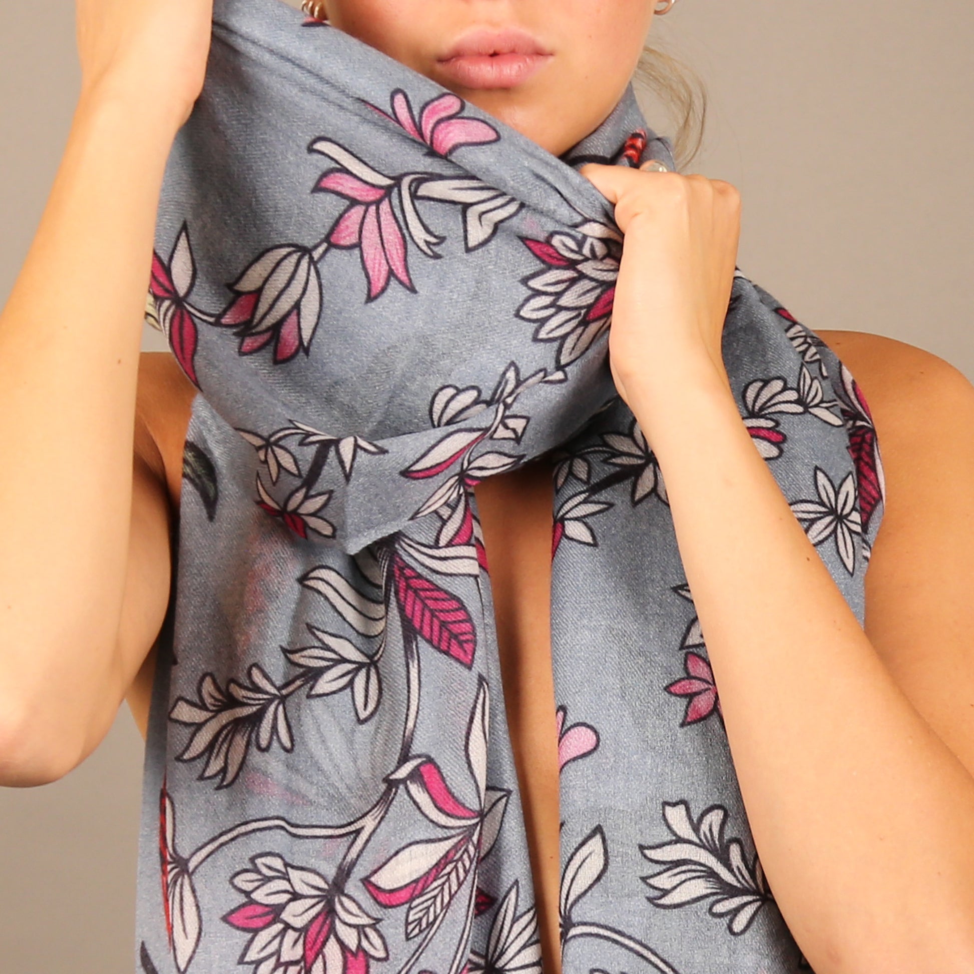 MORNING GLORY CASHMERE SCARF