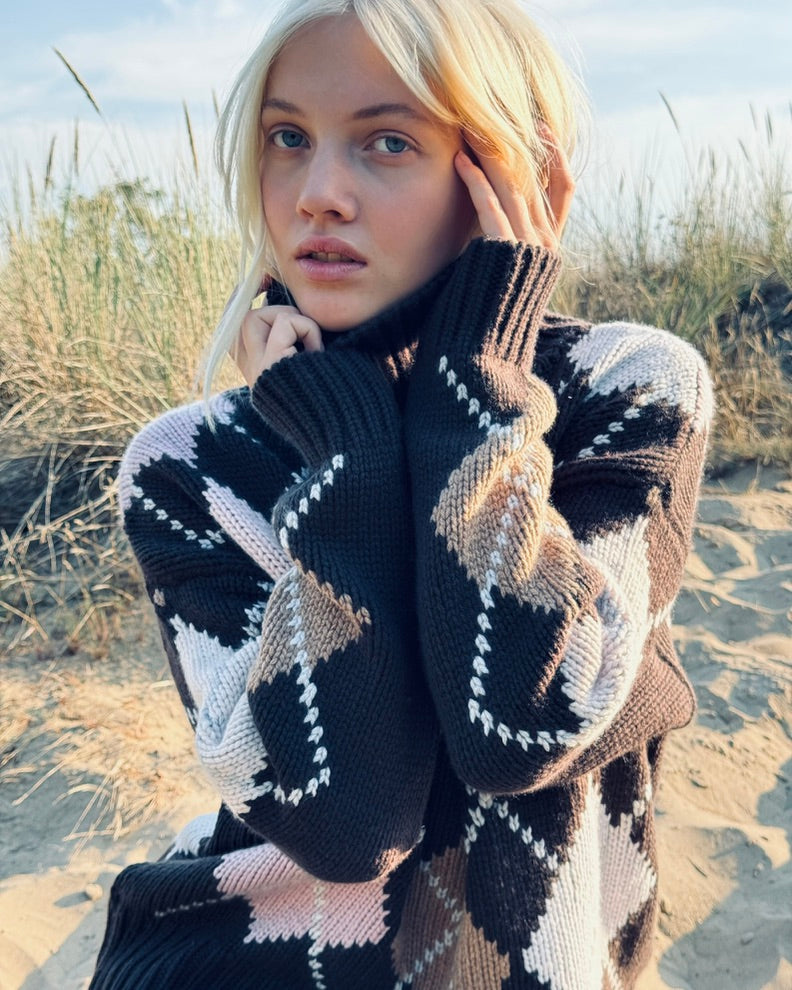 GABRIELLE EXTRA DIAMOND SWEATER OS