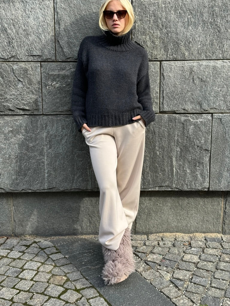 GABRIELLE SWEATER OS