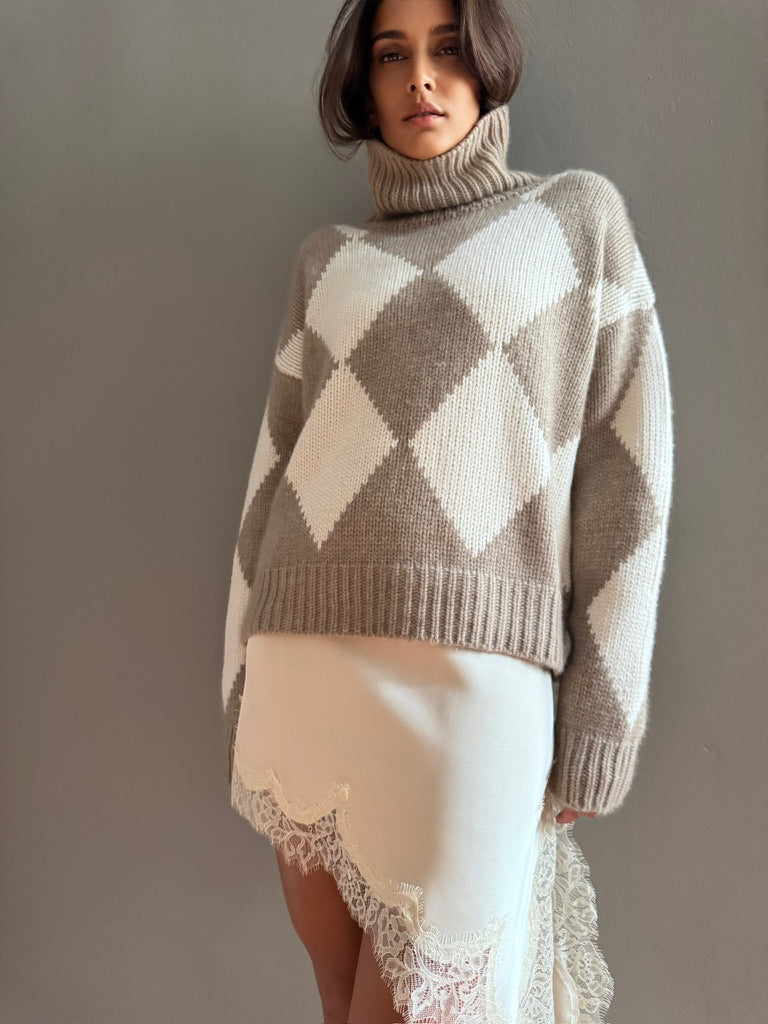 GABRIELLE DIAMOND SWEATER - ECOGRAVEL/CHALK