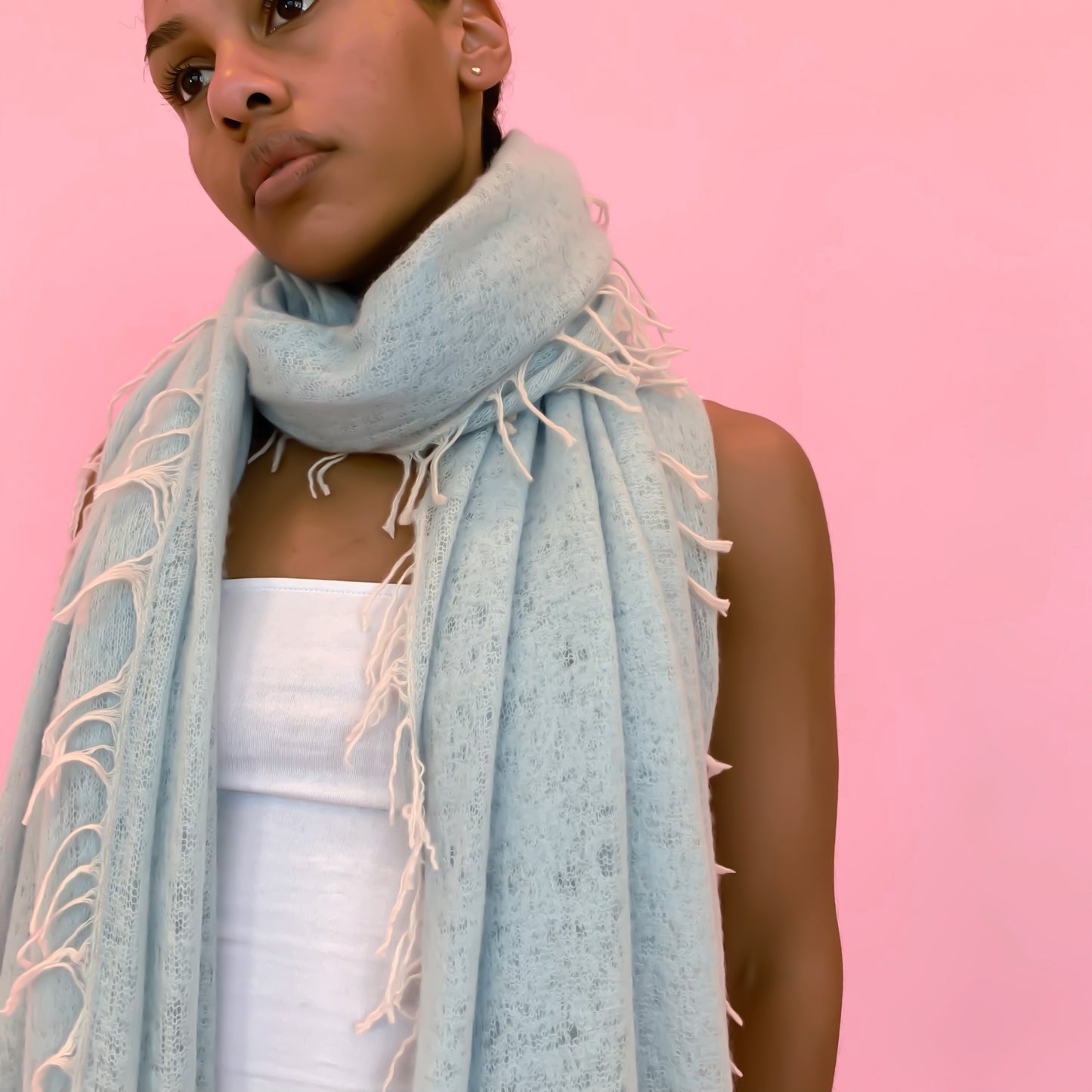 FELTED SCARF WITH FRINGES - LIGHT BLUE